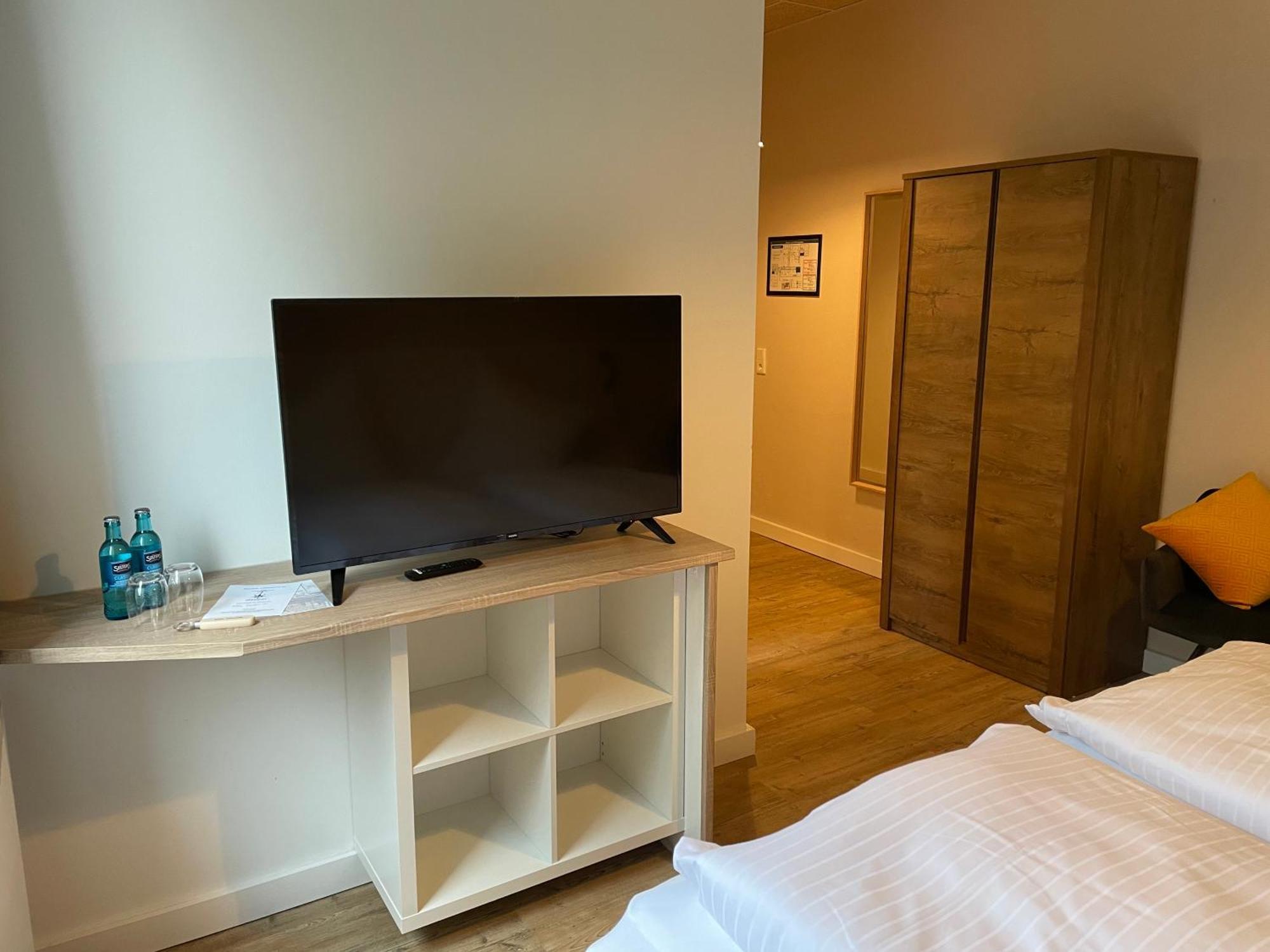 Hotel Alte Navigationsschule Rhauderfehn Экстерьер фото