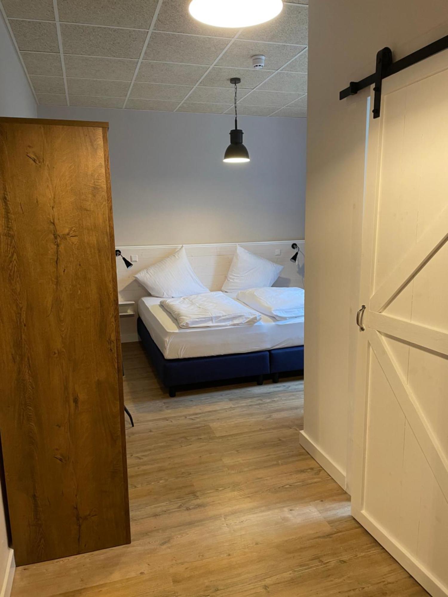 Hotel Alte Navigationsschule Rhauderfehn Экстерьер фото
