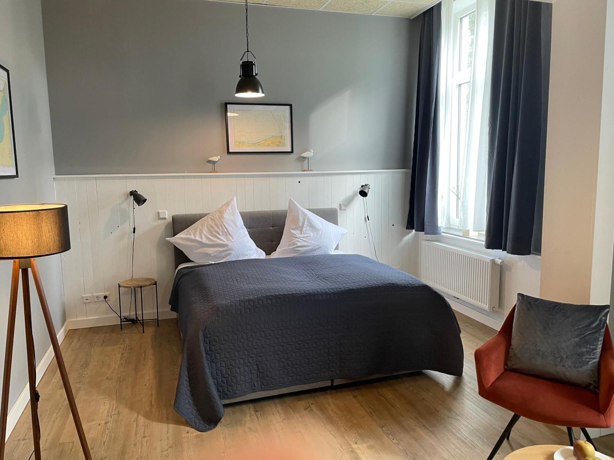 Hotel Alte Navigationsschule Rhauderfehn Экстерьер фото